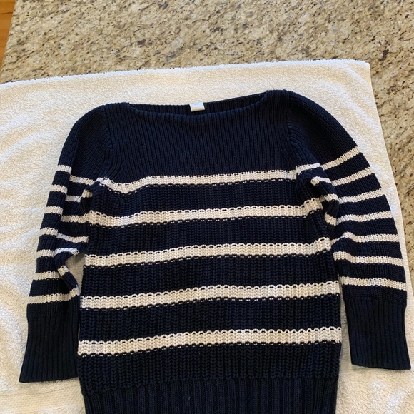 J Crew Woman’s 100% Cotton Boatneck Sweater. Size Medium. Gently Used. - Picture 3 of 12